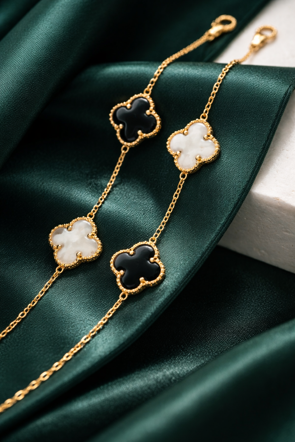 Pulsera Estilo Van Cleef en Oro