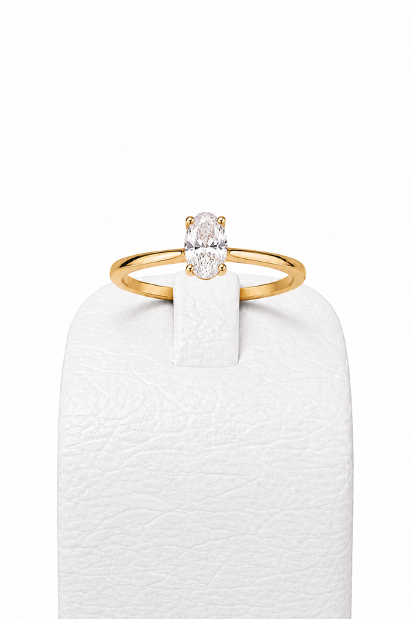Anillo Solitario con Piedra en Corte Oval